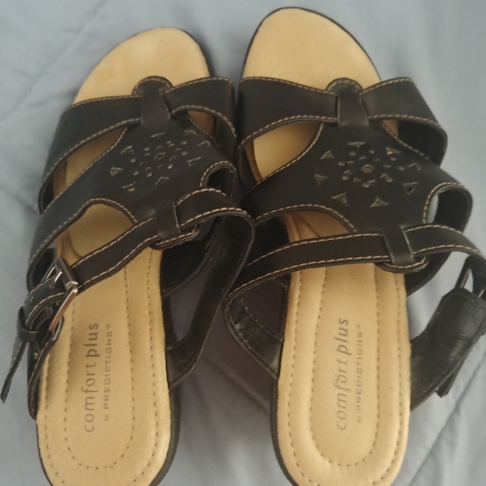 Women's Sandals 7 WIDE